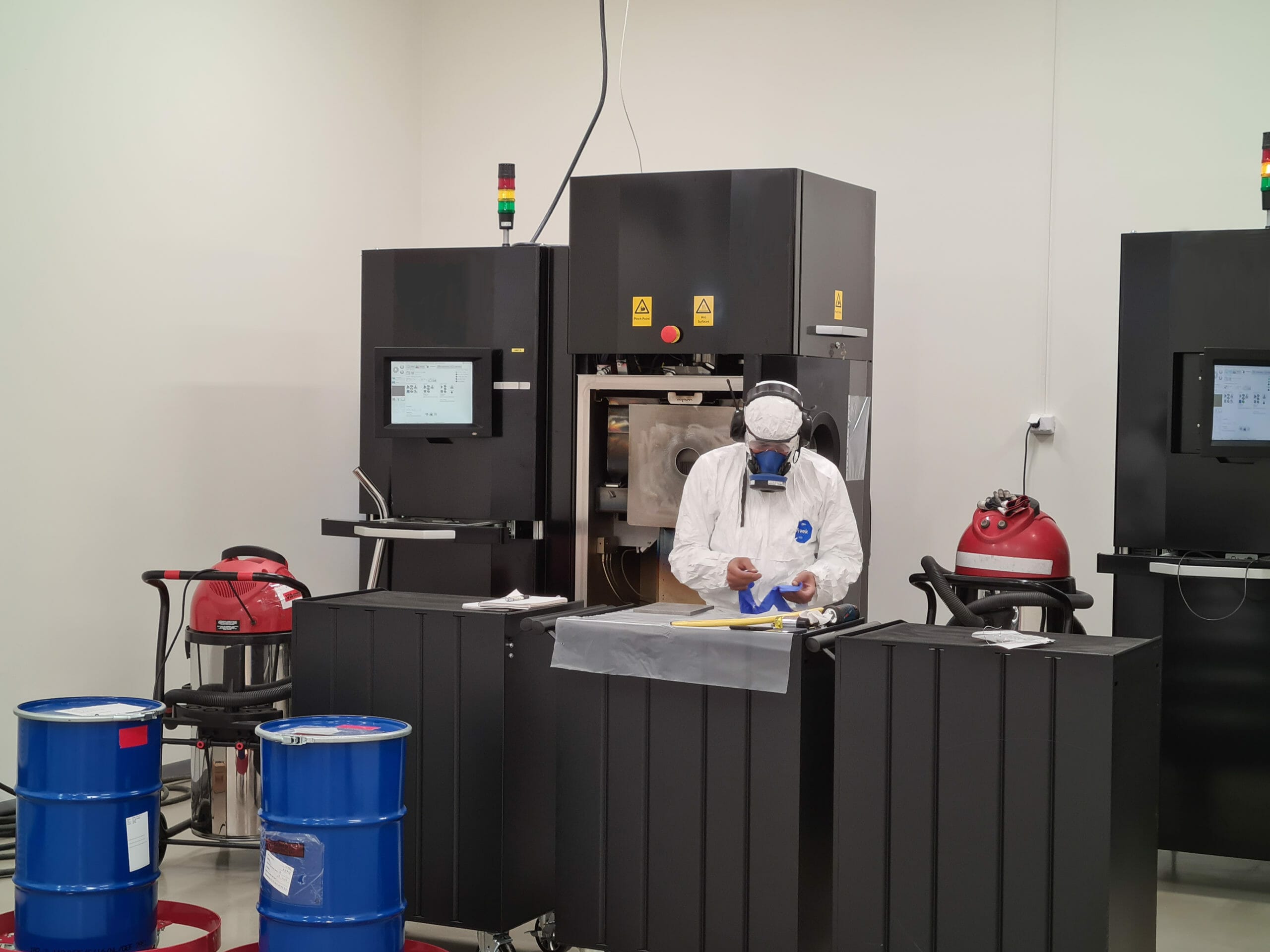 Pre-studies, a typical 3D printing process 1 vbn employee working