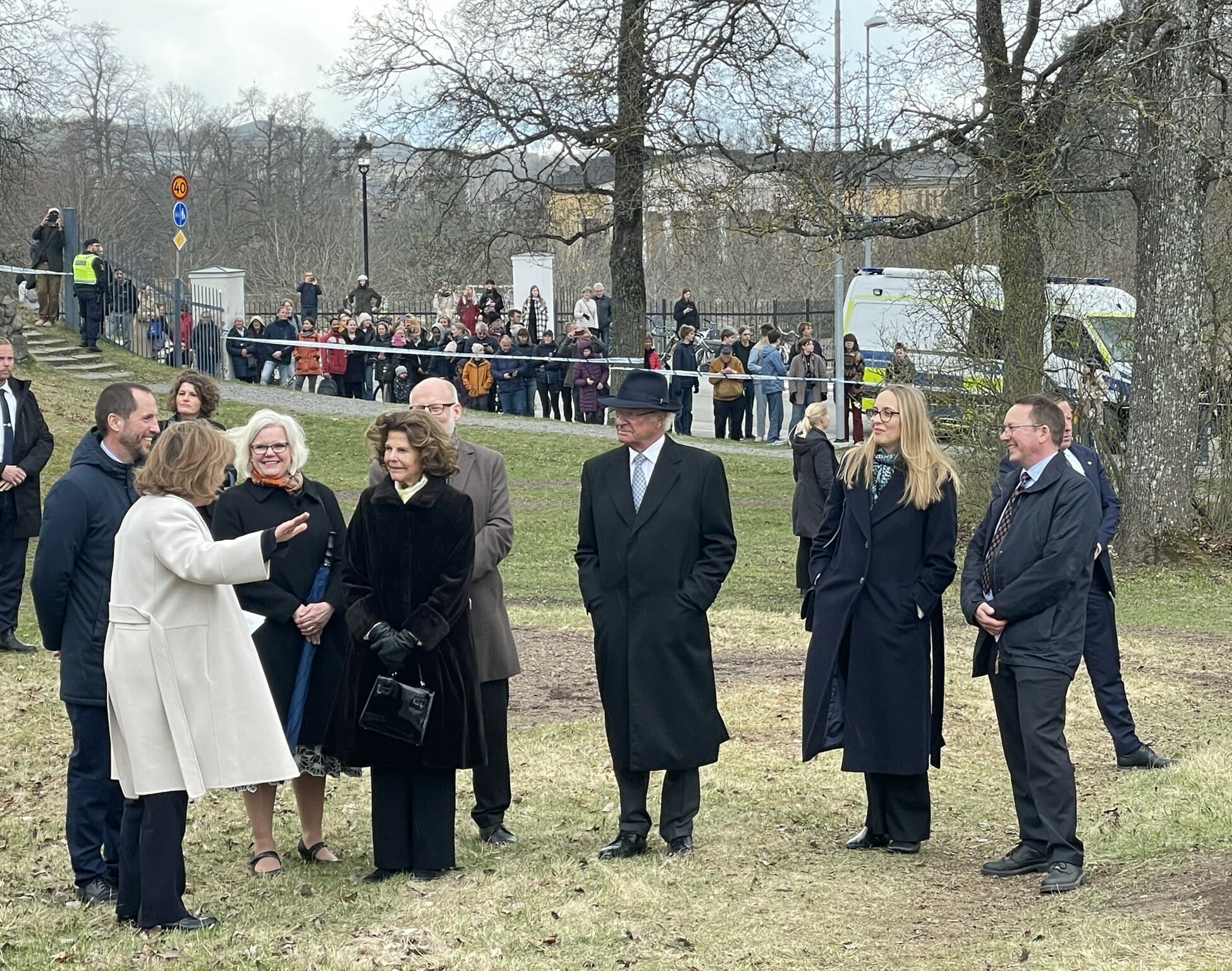 King Carl XVI Gustaf and Queen Silvia visited Uppsala to celebrate the King’s 50 years as Chief of State. From right to left are: Ulrik Beste, CFO and Isabelle Bodén, Customer relations, VBN Components, King Carl XVI Gustaf of Sweden, Queen Silvia of Sweden.